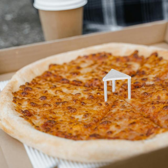 Plastový dištančný stojanček 3cm do pizza krabic 100ks